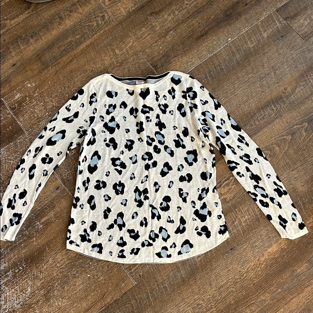 Chicos White Gray Leopard Animal Print Pullover Sweater‎ Size Medium